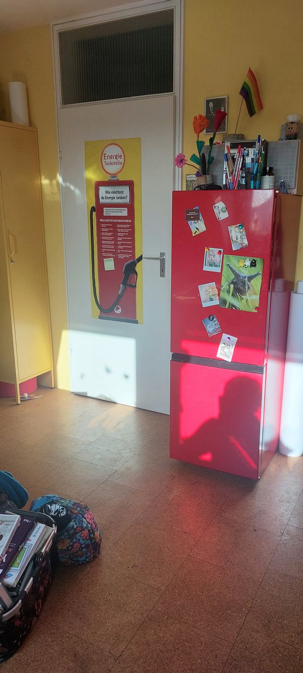 Helles Dachzimmer (ca. 16 m²) in bewohnter Wohnung