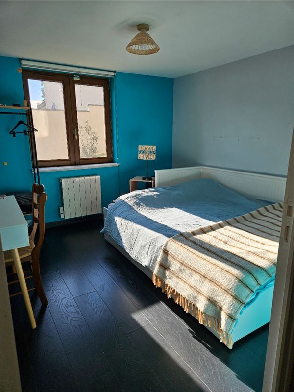 1 chambre avec sa salle de douche et toilette privative dans notre maison