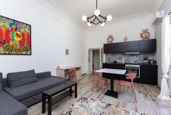 Casa de Robert and Cat