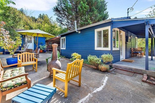 3 bedrooms located in the breathtaking redwoods.