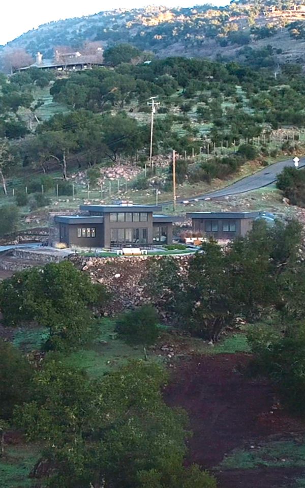 Napa 2 bedroom 2 bath home set in Nature, yet connected to Napa. Romantic retreat!