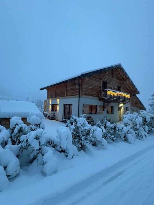 Notre Chalet au pied des montagnes