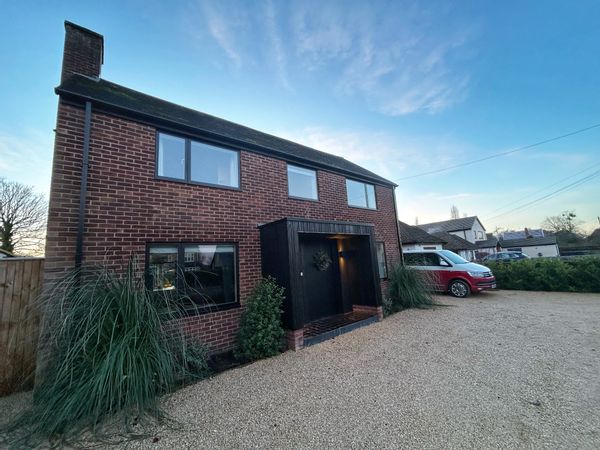Large stylish home in a vibrant village on the outskirts of Cambridge
