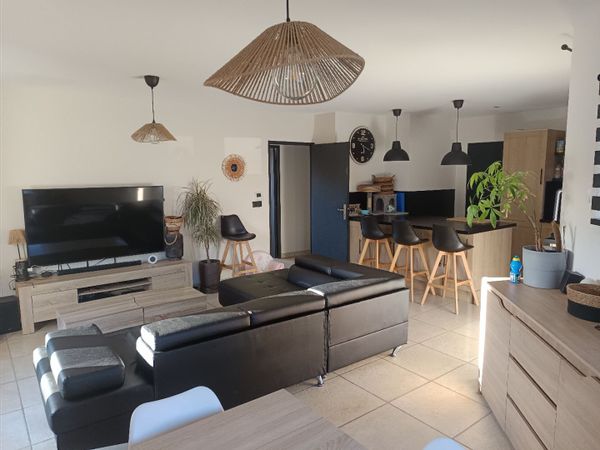 villa ensoleillée avec piscine et jardin à 15 min des plages, entre Nimes et Montpellier