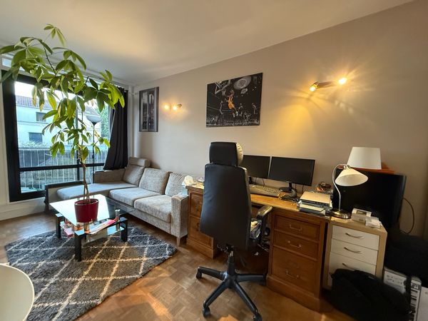 2 pièces au pied du métro et à 20 minutes des Champs-Élysées et de la Tour Eiffel