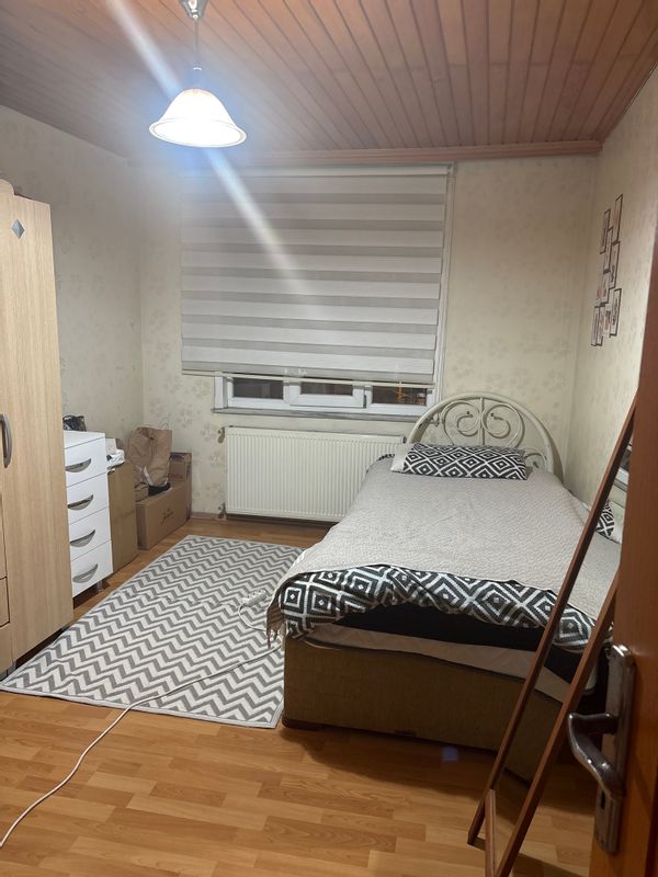 Eda’s private room