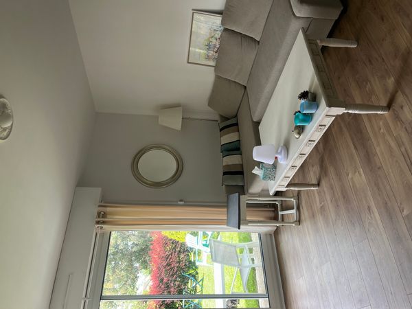 appartement calme et lumineux face a un grand jardin plein soleil ! Acces ville et plage à pied .