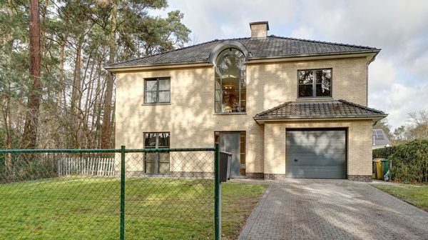 Thayara's house