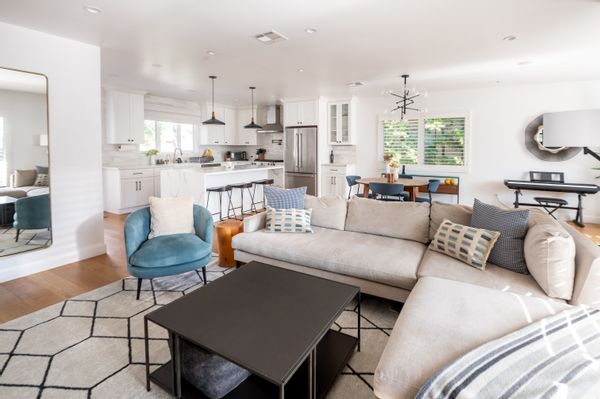 Gorgeous sunlit 3br/2.5 bath home