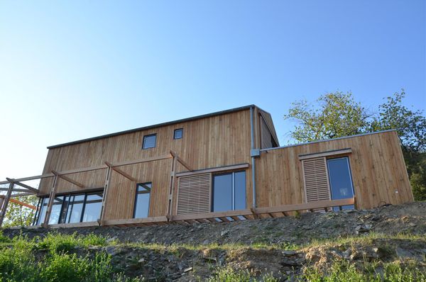 La maison en bois de Véro & Ghali , pour 6 à 8 personnes , au coeur des Cévennes , au calme absolu