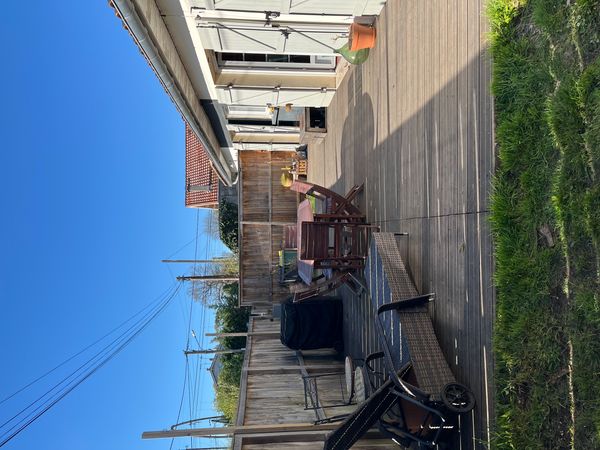 Charmante maison familiale, entre campagne et ville, à proximité des plages et des vignes.