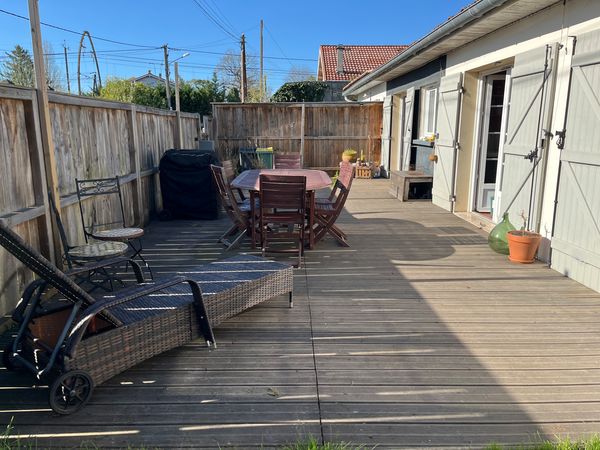 Charmante maison familiale, entre campagne et ville, à proximité des plages et des vignes.