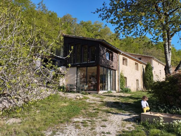 Maison du Levant – Maison en pierre avec jardin dans le Vercors