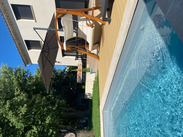 Maison 4 chambres, piscine, au cœur d’un petit village, au pied du luberon.