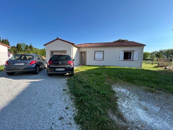 Maison à la campagne, dans un petit village près de Toulouse, accès rapide à l'autoroute