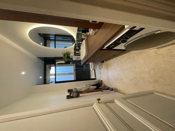 One-bedroom apartment renovated last summer, located between Gare de l’Est and Gare du Nord.