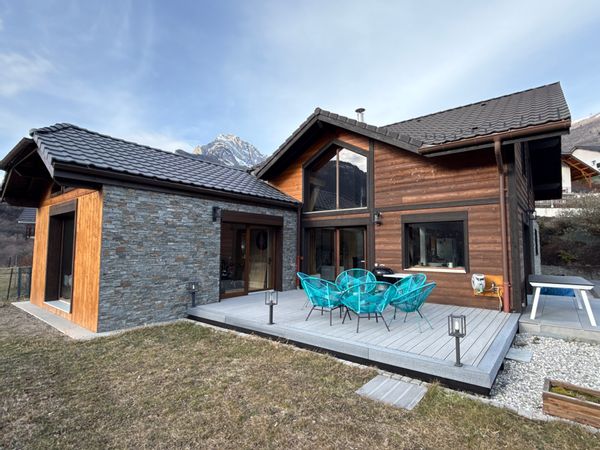 Chalet spacieux et moderne au milieu des Alpes françaises - Savoie