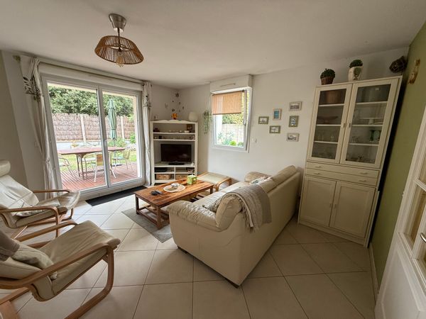 La maison de Maud & Franck, est un appartement  avec jardin à 300 m du bourg et 800 m de la plage !