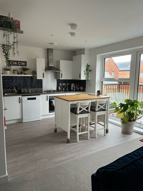 My home is a charming maisonette featuring two cozy bedrooms and a single bathroom.