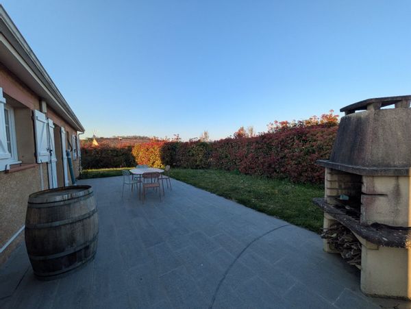La maison de Clem et Tiph, cocon à la campagne avec grande pièce de vie et jardin.