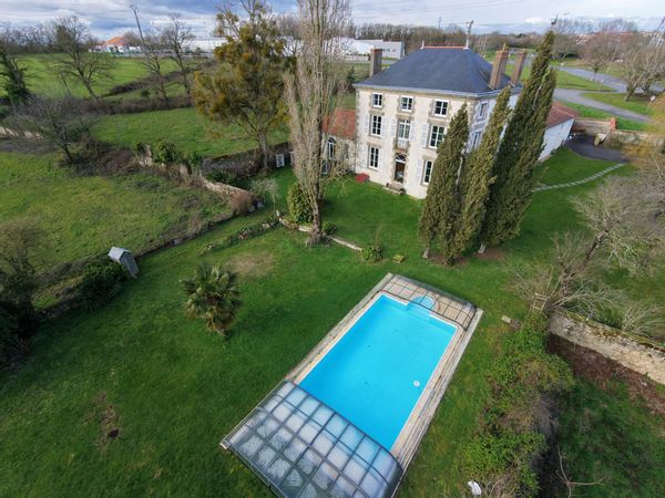 Bienvenue aux Sources, notre maison du XIXè siècle !