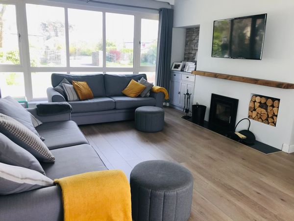 Modern detached 4- Bed family home located  near the coast and in walking distance of Sligo town.