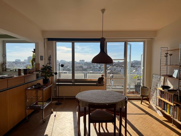 Sunny apartment with beautiful view and easy public transport access