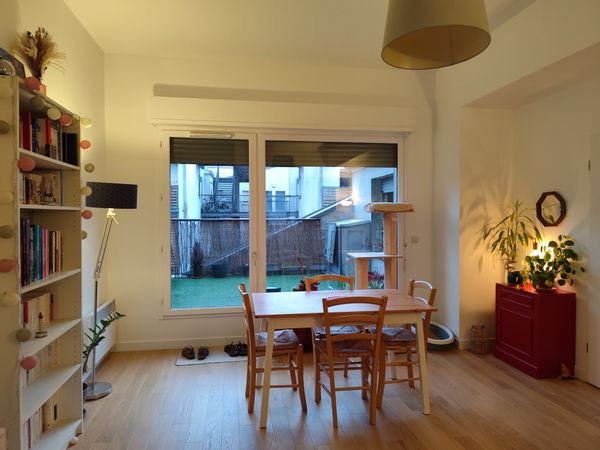 Appartement 2 chambres avec terrasse dans résidence avec jardin, proche de la Cité du vin