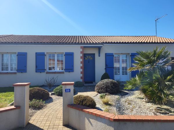 Maison située dans un village calme et à proximité de la nature au coeur des vignobles !