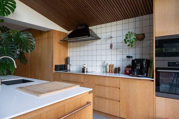 Our house is the ideal spot to relax and charge your inner battery, but not far from the centre.