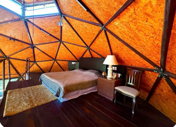 Domo Geodésic c/ Vista+Hidro+Rio na Chapada dos Veadeiros