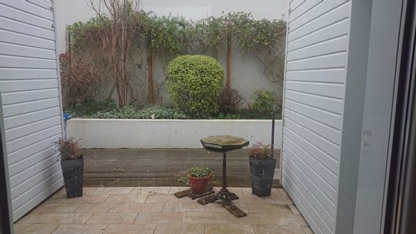 La maison de Martine est dans une impasse privée très calme. Ma maison est neuve , classée BBC