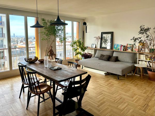 Appartement avec vue panoramique sur Paris et la Tour Eiffel. 2 chambres. Paris 20eme arrondissement