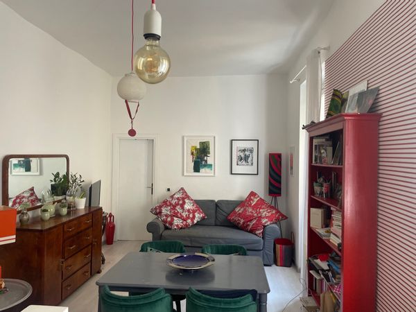 Il mio appartamento si trova a Testaccio, un quartiere molto vivace, pieno di ristoranti, in centro