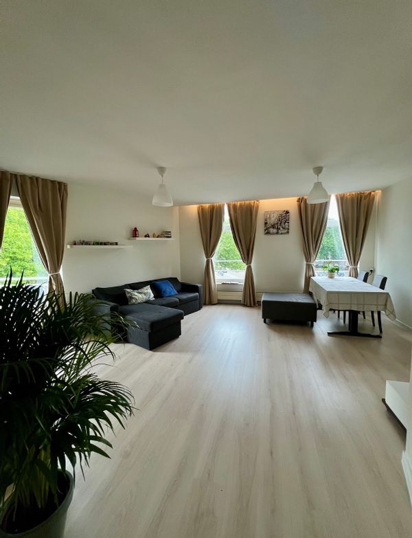 In front of Rdam Zuid station!