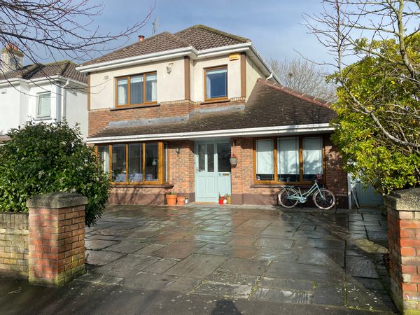 Peaceful family home near beach and train to Dublin City