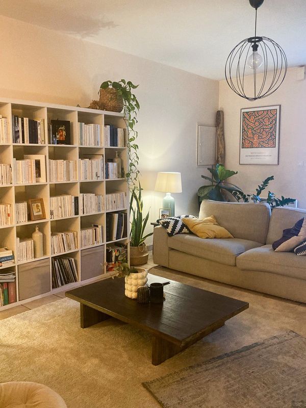 Maison de village sur trois niveaux avec terrasse partagée et accès direct au Tarn