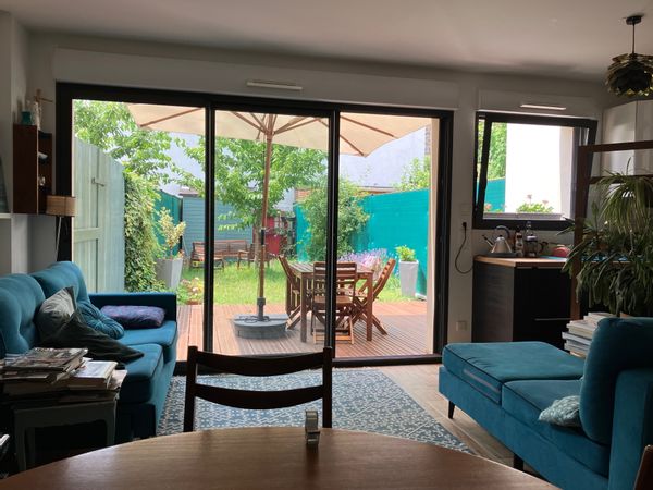 Maison à 5 minutes à pied du métro, à 15 min du centre de Paris avec petit jardin et terrasse