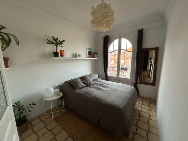 Piso luminoso de 1 dormitorio con balcón – Gràcia, Barcelona