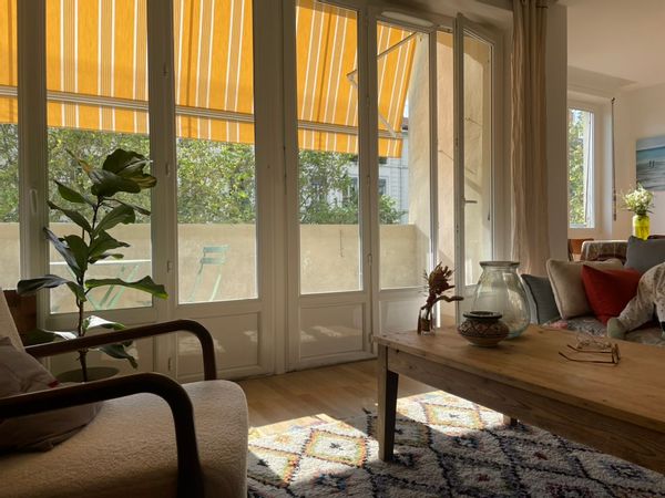 Notre appartement ultra lumineux et idéalement placé vous accueille pour découvrir Lyon et sa région