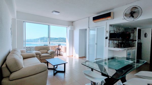 Departamento frente al mar ideal para familias, con alberca, a un minuto de Caleta y Caletilla.