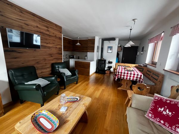 Appartamento nel cuore delle Dolomiti nel bosco con daini e a 15 minuti a piedi dalle  funivie