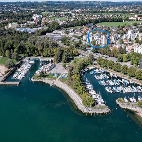 Flat directly at the Lake of Constance, close to the mountains