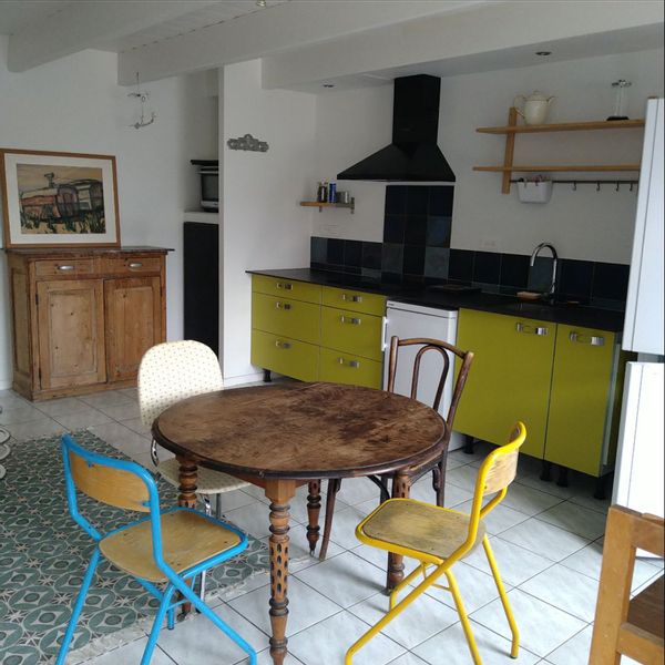 petite maison de pêcheur a 100 m de la plage