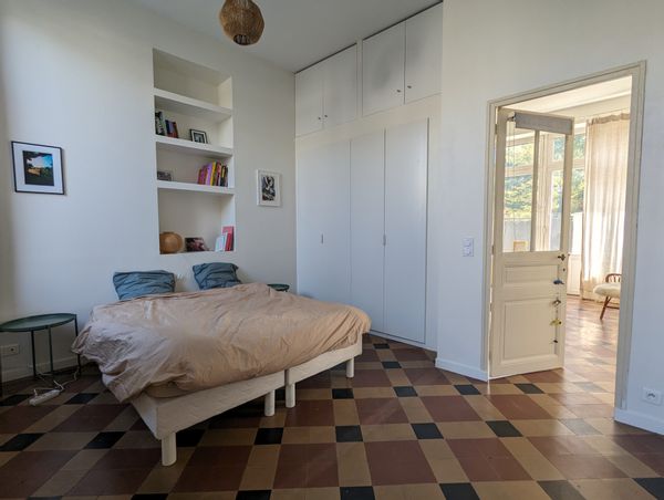 Très beau loft lumineux et spacieux, ancien atelier d'artiste réaménagé en logement