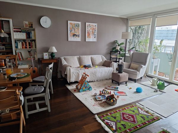 10 minutes away from the centre, next to the biggest park in Vienna in a pedestrian-only area.