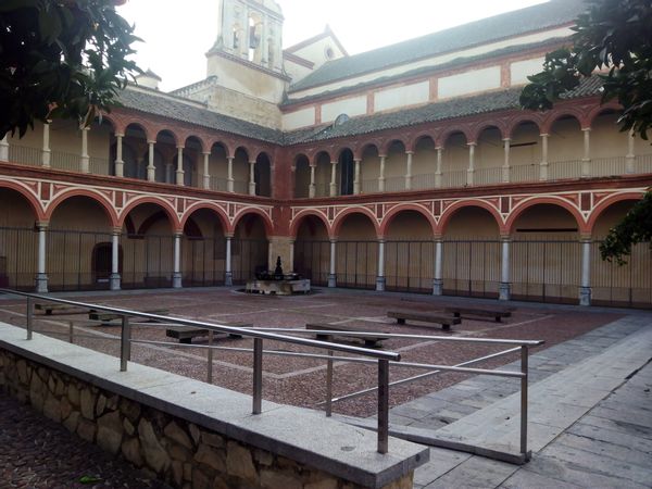 Piso de 2 dormitorios en el centro histórico de Córdoba, a 10 minutos de la Mezquita Catedral