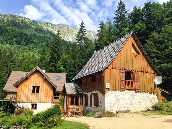 Maison montagne en pleine nature
