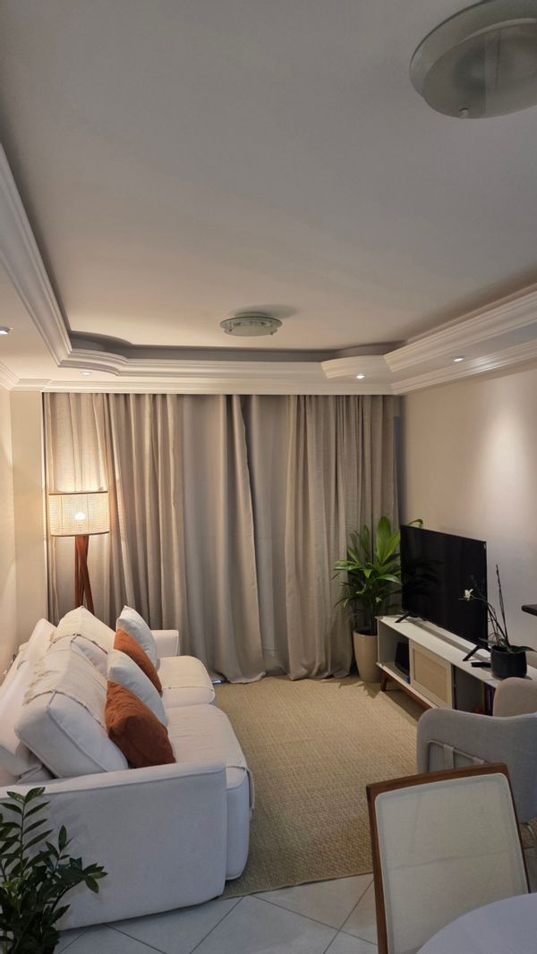 2 bedrooms apartment with a suite