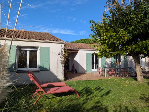 Casa a 10 minutos a pie de las grandes playas del lado del océano, en la isla de Oléron.